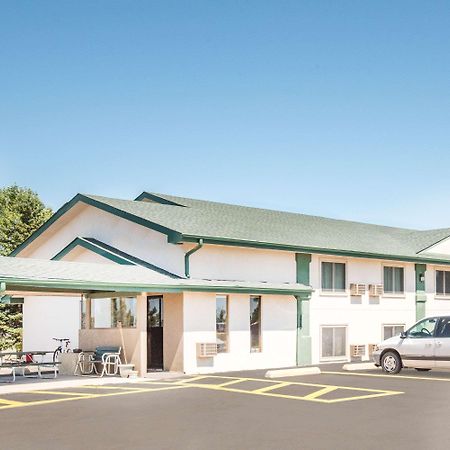 Super 8 By Wyndham Miller Hotel Exterior foto
