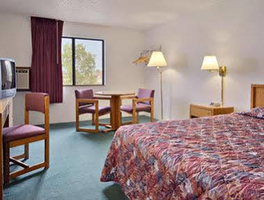 Super 8 By Wyndham Miller Hotel Exterior foto